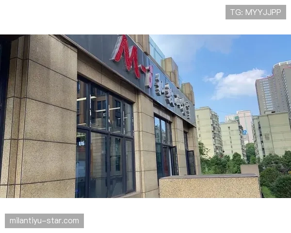 吴柳芳退役后开的舞蹈工作室,一节私教课顶我半个月工资 吴柳芳退役后开的舞蹈工作室,一节私教课顶我半个月工资